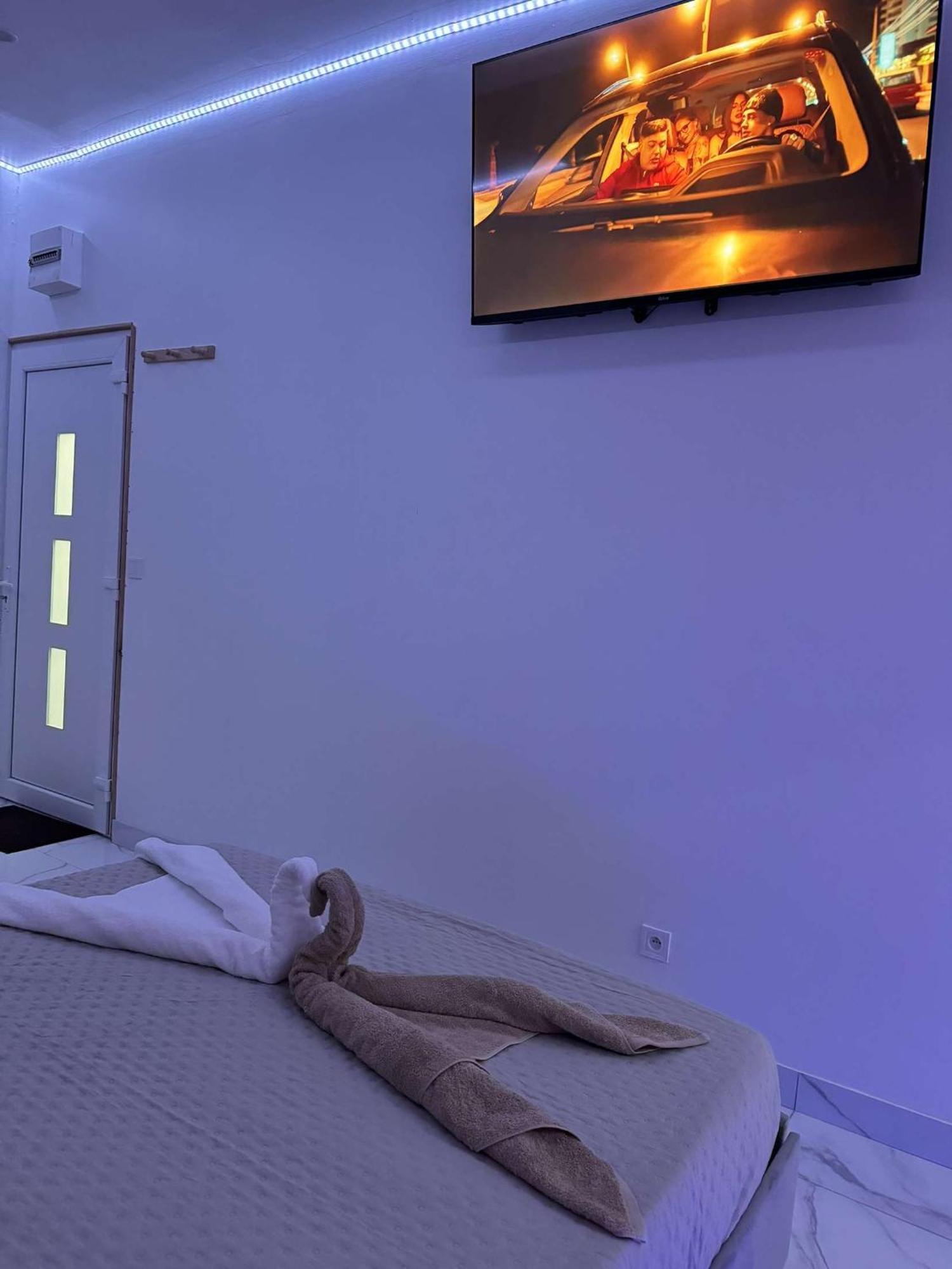 Suite Gold By L Amaryllis I Jacuzzi & Sauna Prive I Centre Beziers Arrivee Autonome Buitenkant foto
