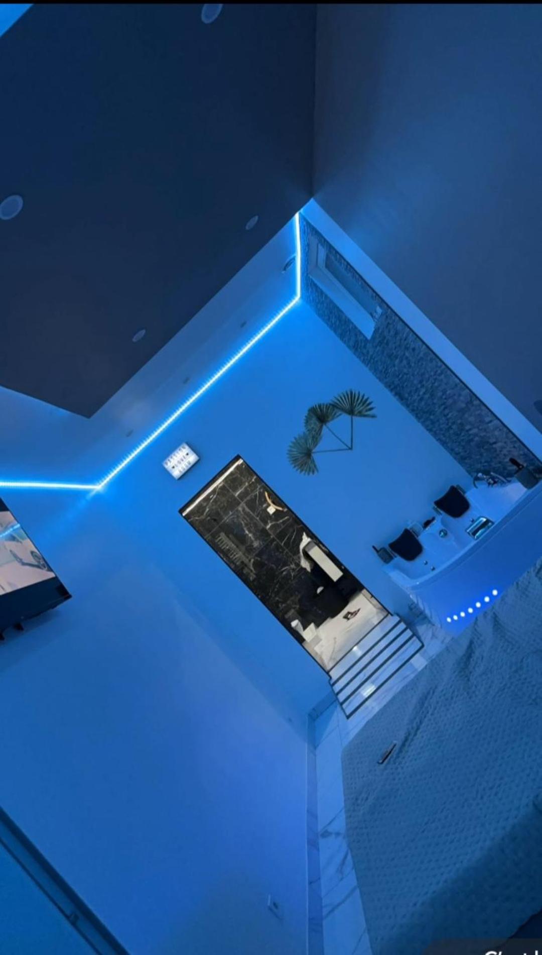 Suite Gold By L Amaryllis I Jacuzzi & Sauna Prive I Centre Beziers Arrivee Autonome Buitenkant foto